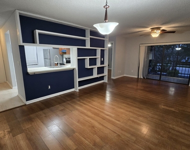 11188 Royal Palm Boulevard - Photo Thumbnail 4