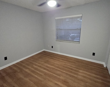 11188 Royal Palm Boulevard - Photo Thumbnail 12
