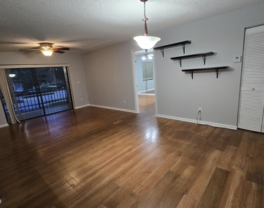 11188 Royal Palm Boulevard - Photo Thumbnail 3