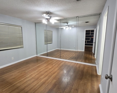 11188 Royal Palm Boulevard - Photo Thumbnail 7