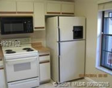 2570 Nw 89th Drive - Photo Thumbnail 2