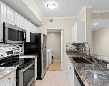 5095 Fairways Circle - Photo Thumbnail 6