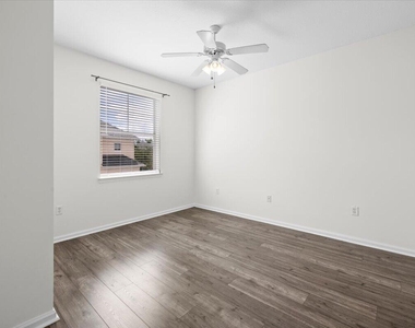 155 Galicia Way - Photo Thumbnail 15