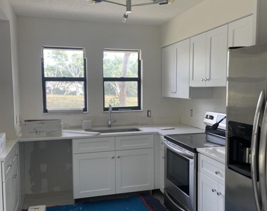 2322 Se Saint Lucie Boulevard - Photo Thumbnail 16