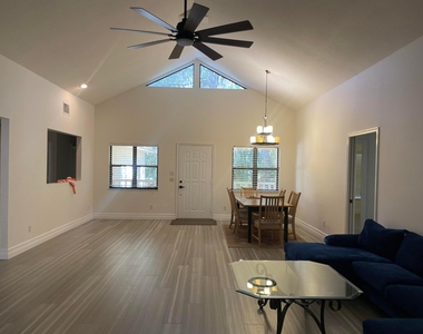 2322 Se Saint Lucie Boulevard - Photo Thumbnail 3