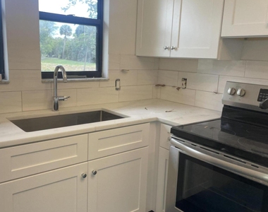 2322 Se Saint Lucie Boulevard - Photo Thumbnail 17