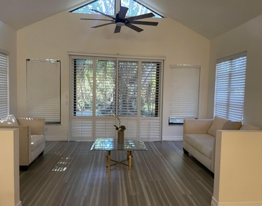 2322 Se Saint Lucie Boulevard - Photo Thumbnail 4