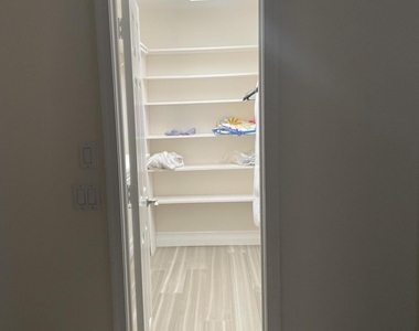 2322 Se Saint Lucie Boulevard - Photo Thumbnail 8