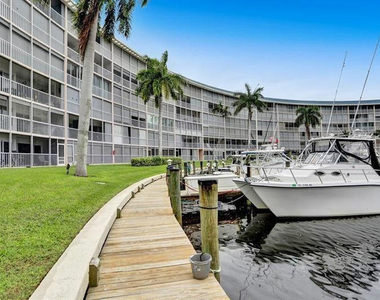 1523 E Hillsboro Boulevard - Photo Thumbnail 10