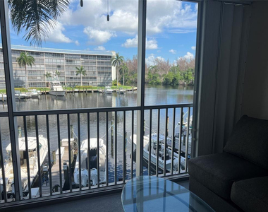 1523 E Hillsboro Boulevard - Photo Thumbnail 3