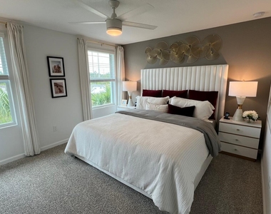 478 Salisbury Circle - Photo Thumbnail 29