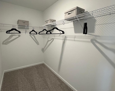 478 Salisbury Circle - Photo Thumbnail 10