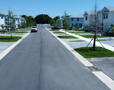 478 Salisbury Circle - Photo Thumbnail 31