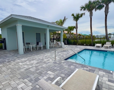 478 Salisbury Circle - Photo Thumbnail 16