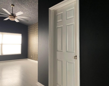 6330 Harbour Oak Drive - Photo Thumbnail 8
