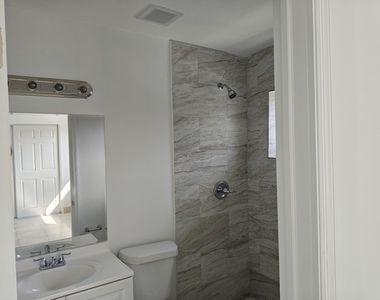 2719 Lincoln Street - Photo Thumbnail 3