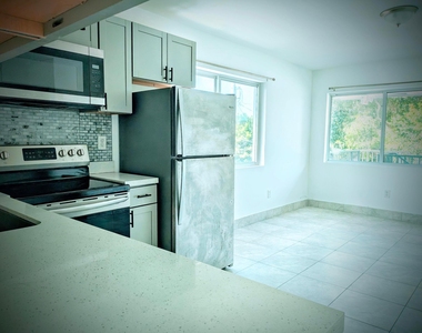 2719 Lincoln Street - Photo Thumbnail 1