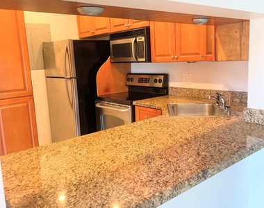 811 Sky Pine Way - Photo Thumbnail 2