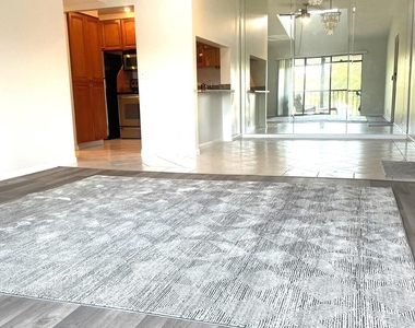 811 Sky Pine Way - Photo Thumbnail 11
