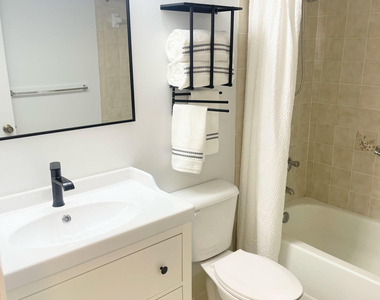 811 Sky Pine Way - Photo Thumbnail 7
