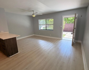 1273 Ne 38th Street - Photo Thumbnail 2