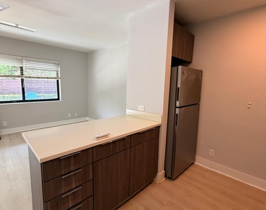 1273 Ne 38th Street - Photo Thumbnail 3