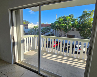 15205 Ne 6th Avenue - Photo Thumbnail 7