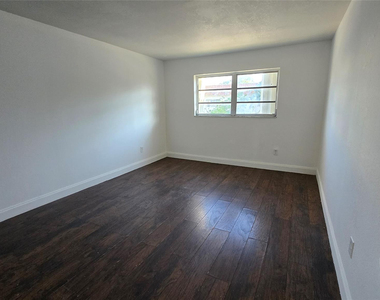 15205 Ne 6th Avenue - Photo Thumbnail 11