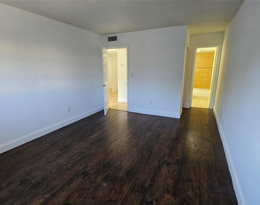 15205 Ne 6th Avenue - Photo Thumbnail 13