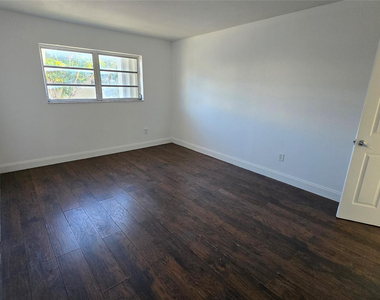 15205 Ne 6th Avenue - Photo Thumbnail 12