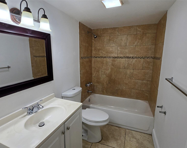 15205 Ne 6th Avenue - Photo Thumbnail 15