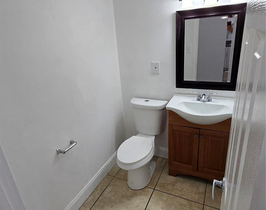 15205 Ne 6th Avenue - Photo Thumbnail 10