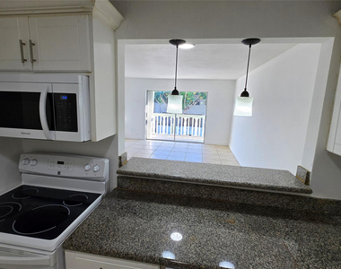 15205 Ne 6th Avenue - Photo Thumbnail 4