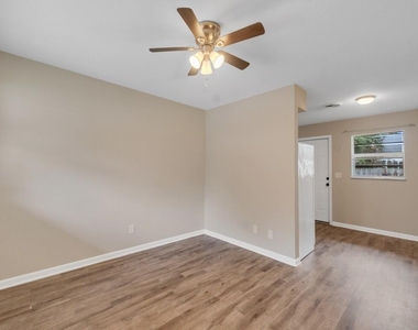 2036 19th Street - Photo Thumbnail 9