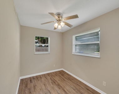 2036 19th Street - Photo Thumbnail 14