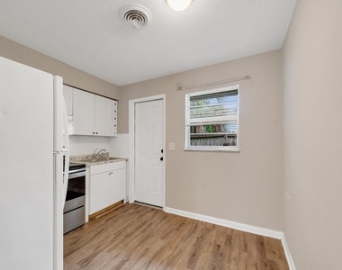 2036 19th Street - Photo Thumbnail 18
