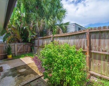 2036 19th Street - Photo Thumbnail 21