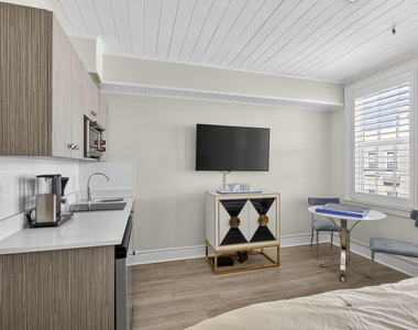235 Sunrise Avenue - Photo Thumbnail 13
