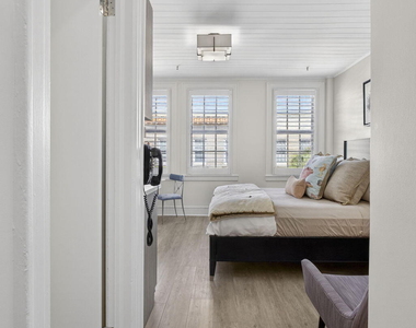 235 Sunrise Avenue - Photo Thumbnail 18