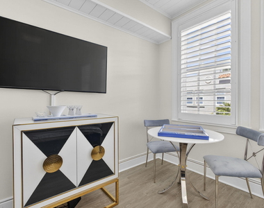 235 Sunrise Avenue - Photo Thumbnail 8