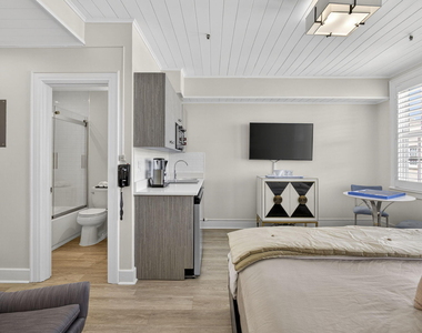 235 Sunrise Avenue - Photo Thumbnail 12