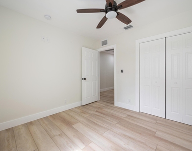 8201 Nw 67th Avenue - Photo Thumbnail 17