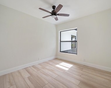 8201 Nw 67th Avenue - Photo Thumbnail 16