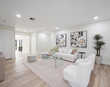 8201 Nw 67th Avenue - Photo Thumbnail 3