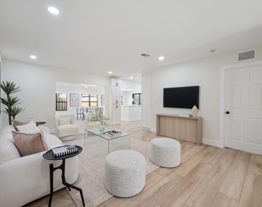 8201 Nw 67th Avenue - Photo Thumbnail 2