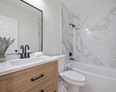 8201 Nw 67th Avenue - Photo Thumbnail 18