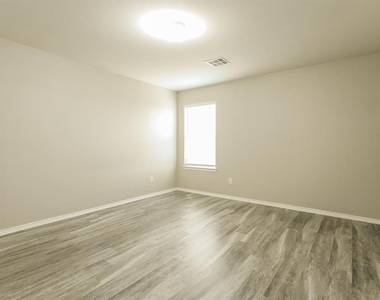 518 Crystal Lane - Photo Thumbnail 6