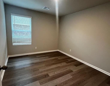 10501 Sw 41st Street - Photo Thumbnail 7