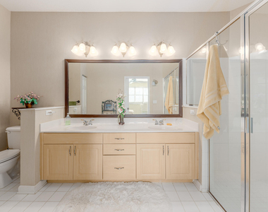 1540 Se Prestwick Lane - Photo Thumbnail 13