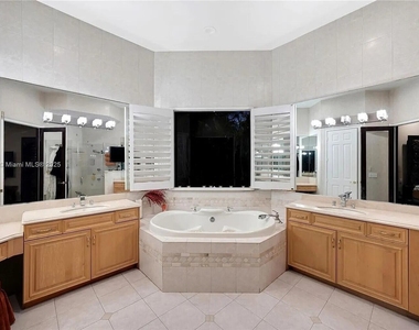 14503 Sw 16th Street - Photo Thumbnail 4